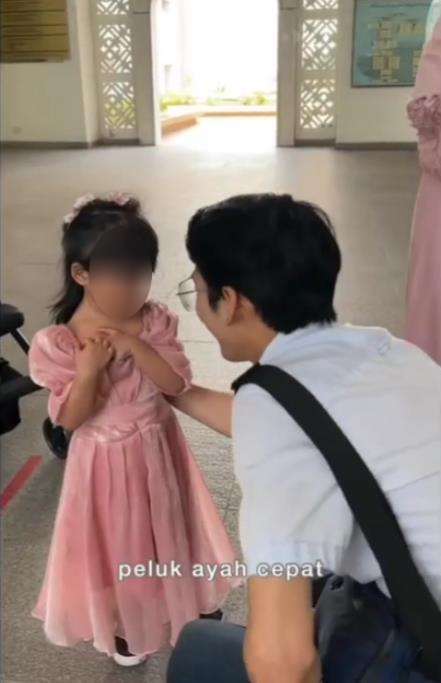Momen Ayah bertemu Anak Pertama Kali Sejak Bercerai