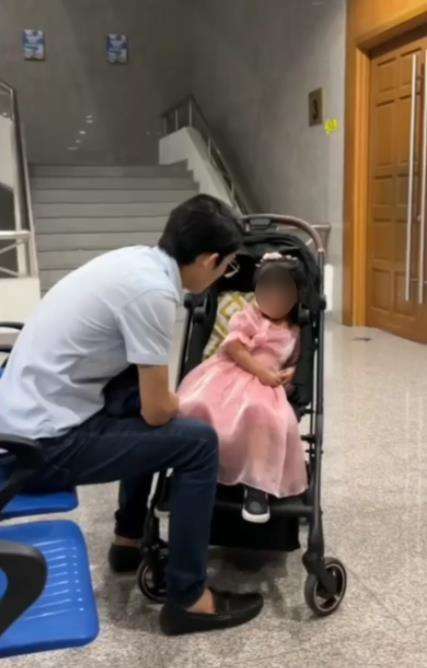Momen Ayah bertemu Anak Pertama Kali Sejak Bercerai