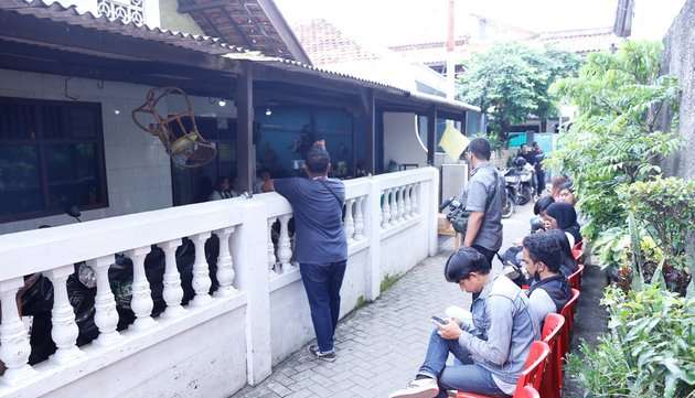 Potret rumah duka mendiang Iqbal Pakula Potret rumah duka mendiang Iqbal Pakula