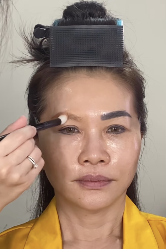 Memakai Concealer