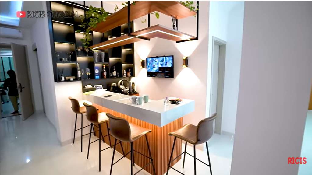 Potret Rumah Farida Nurhan (Foto: YouTube Ricis Official)