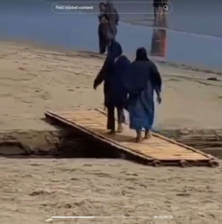Viral Aksi Pungli di Pantai Carita, Jebak Wisatawan Pakai Jembatan Pribadi, Sekali Melintas Lewat Langsung Ditagih Rp5.000