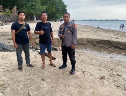 Viral Aksi Pungli di Pantai Carita, Jebak Wisatawan Pakai Jembatan Pribadi, Sekali Melintas Lewat Langsung Ditagih Rp5.000