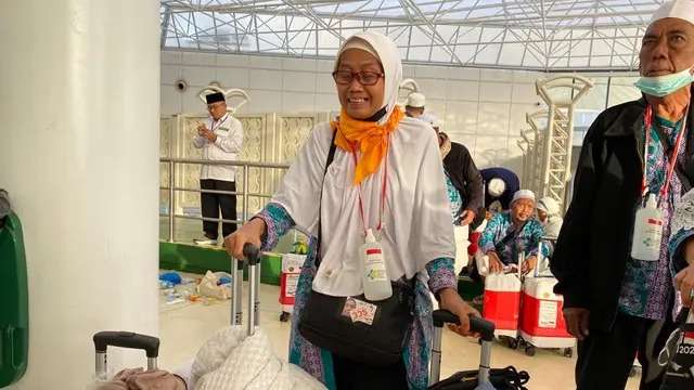 Kisah Haru Soejantini Pulang Haji Tanpa Suaminya, Almarhum Ingin Cepat Sampai Madinah