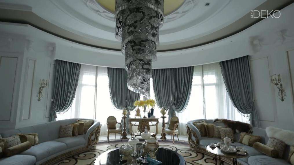 Rumah mewah Datuk Aliff Syukri 'Upin Ipin' bak istana.