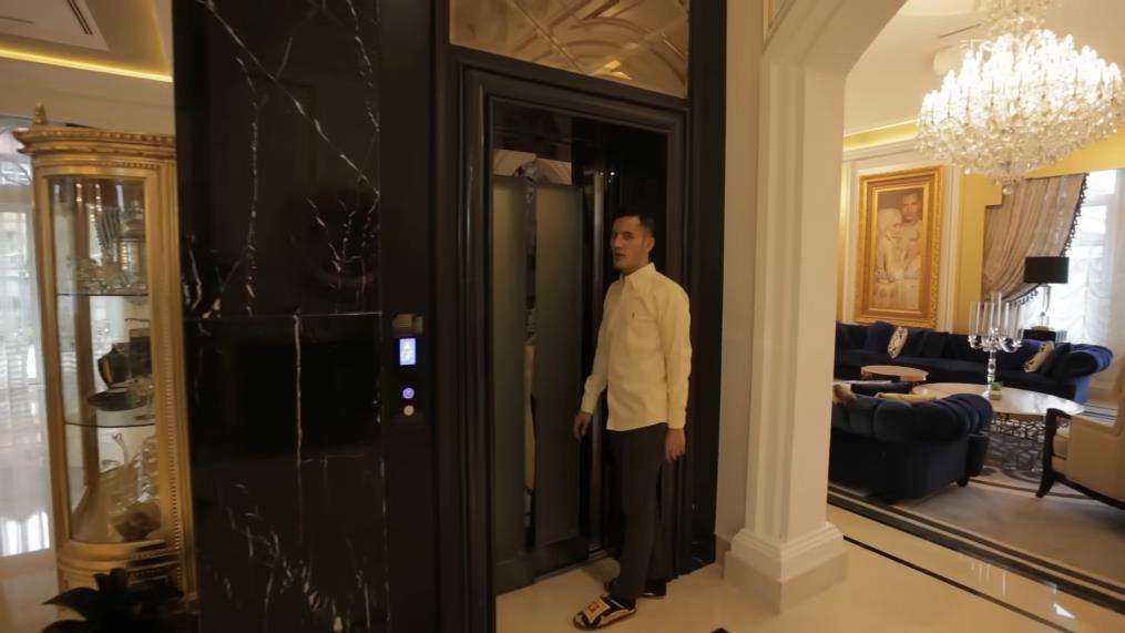 Rumah mewah Datuk Aliff Syukri 'Upin Ipin' bak istana.