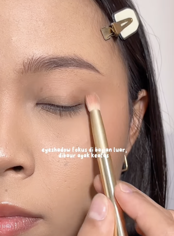 Memakai Eyeshadow