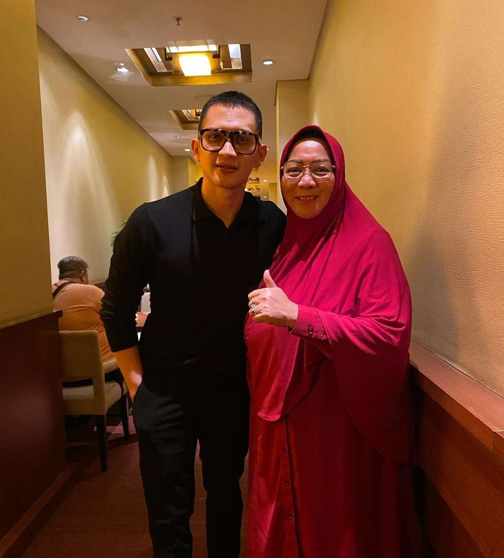 Potret kedektan Rezky Aditya dan mertuanya