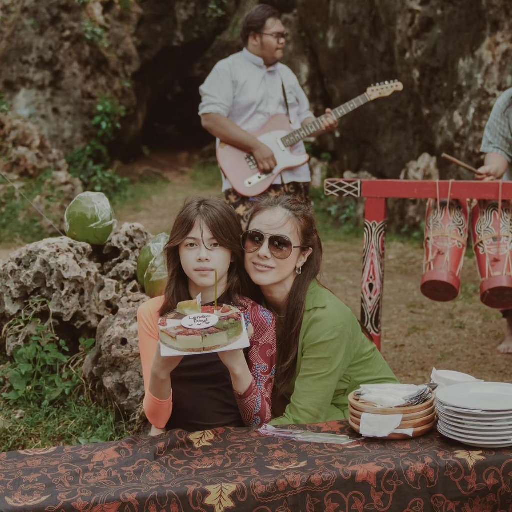 Wulan Guritno dan London