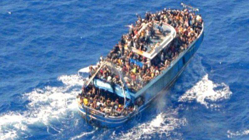 Kapal nelayan yang penuh sesak yang tenggelam di Yunani
