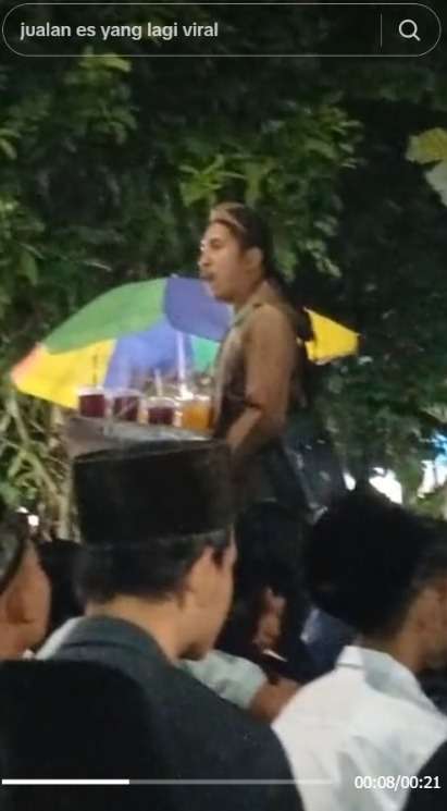 Strategi Unik Penjual Es Marah-Marah, Menyorot Perhatian dan Membuat Tertawa Orang di Sekitarnya