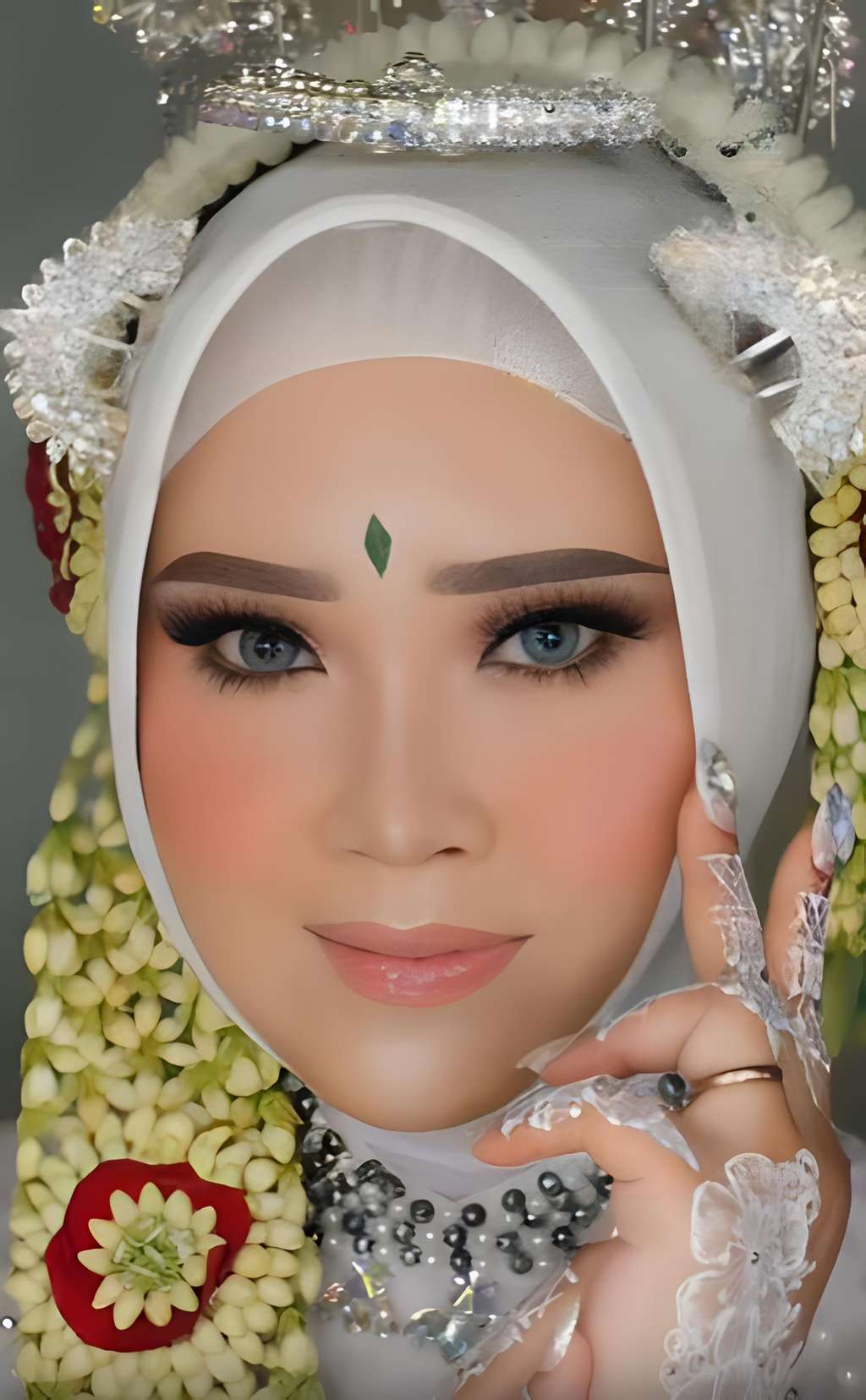 Salah pilih MUA pas acara unduh mantu.