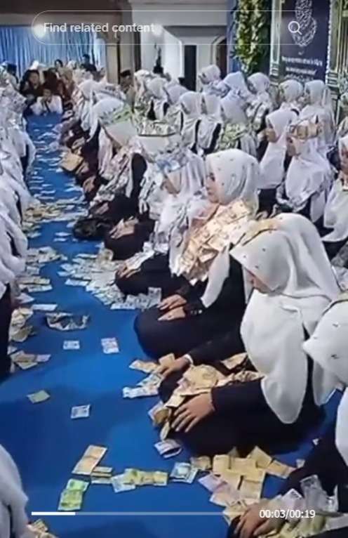 Momen Unik Saweran Santri Hingga Panggung Penuh Uang Berserakan