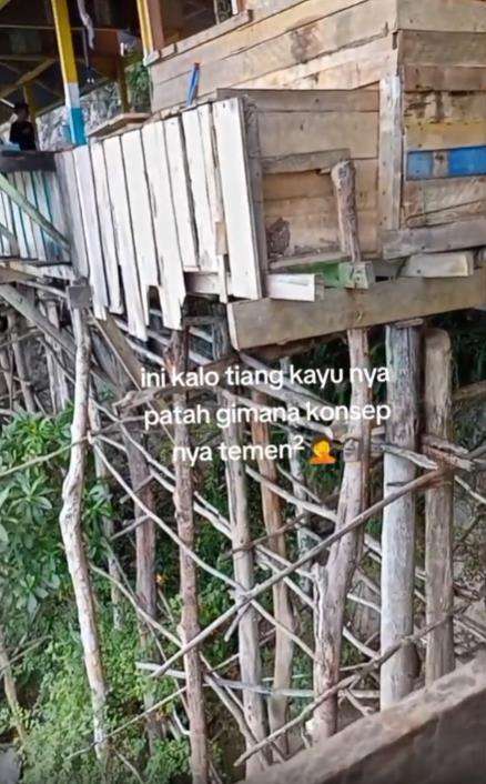 kondisi bangunan di lokasi wisata pantai di Aceh menakutkan.