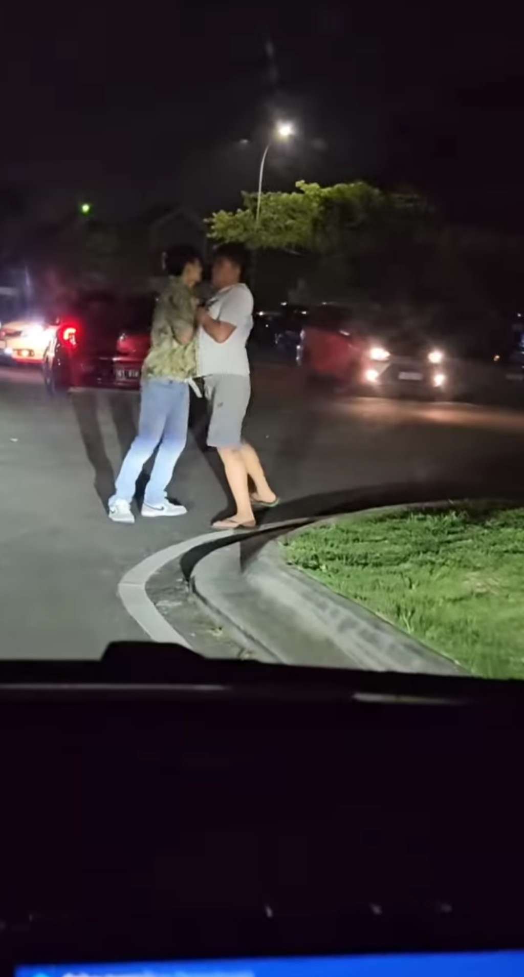 Viral Aksi Pengendara Mobil Ugal-Ugalan Berujung Dibekuk Atlet MMA