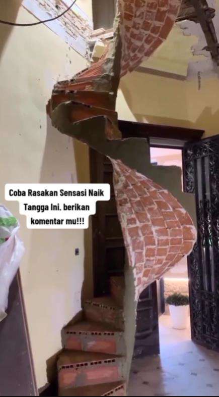 Desain tangga ekstrem, bikin pusing dan mual.