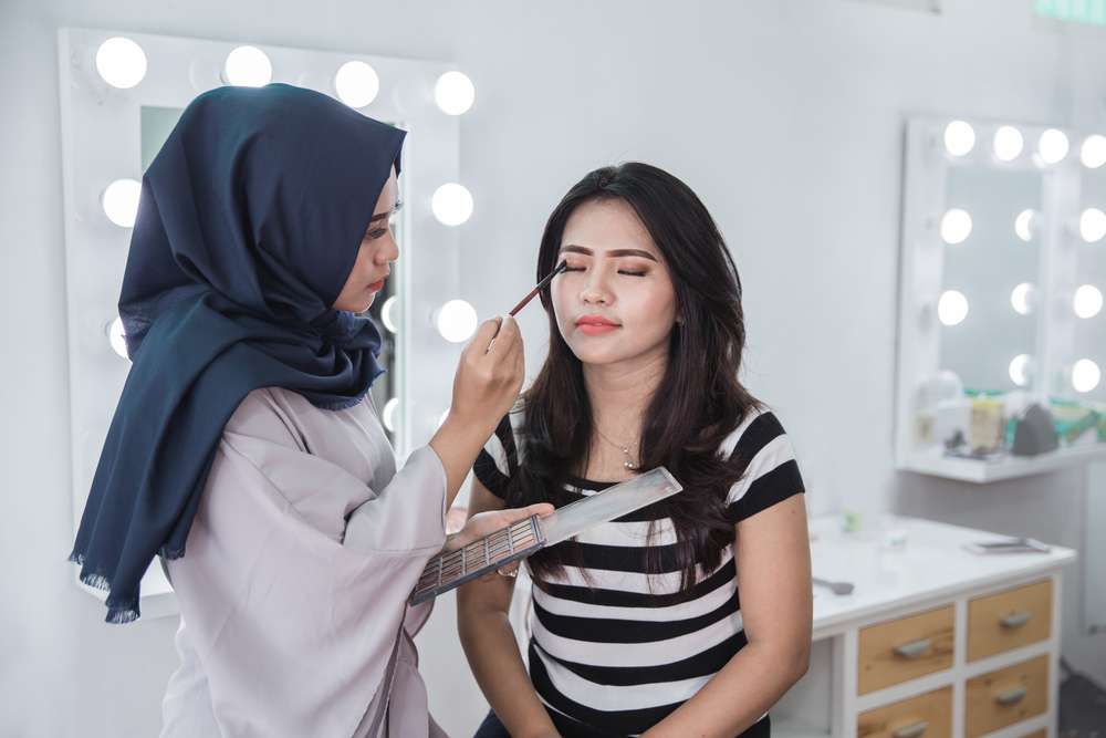 Memakai Makeup