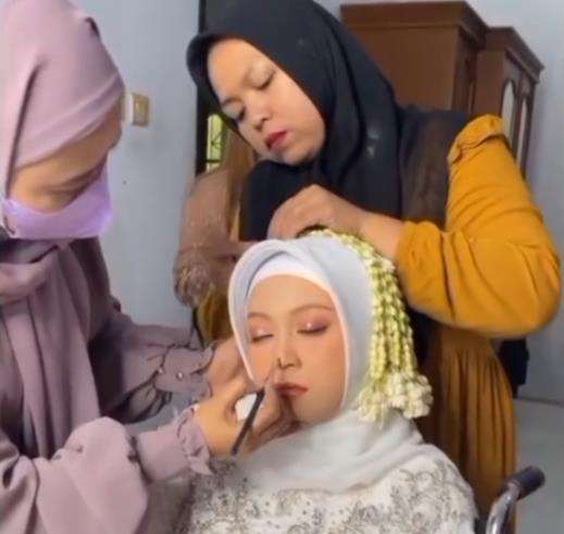 Mengharukan pengantin wanita meninggal 12 hari setelah menikah dalam kondisi sakit.