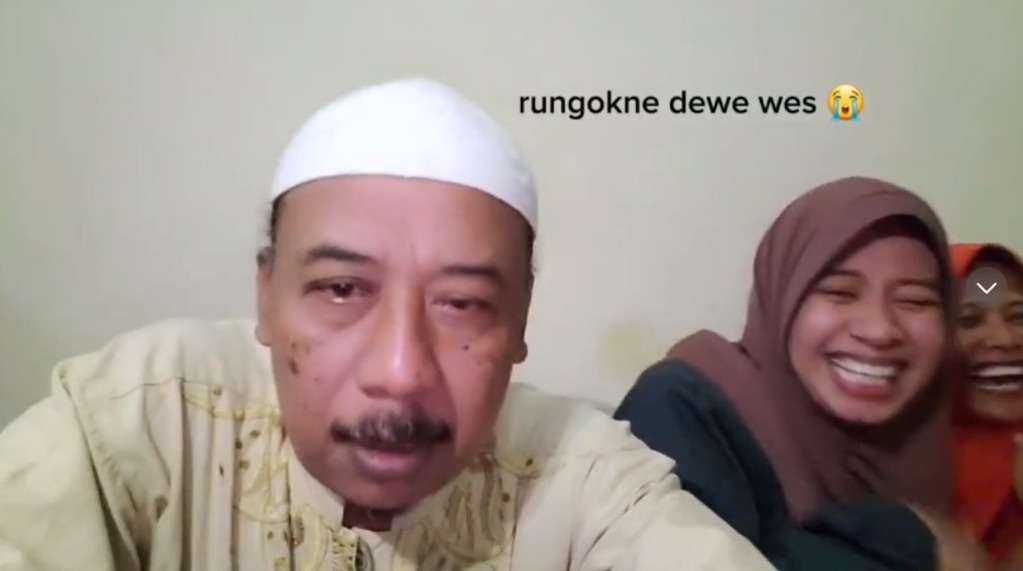 Tren Prank Ceritakan Kegiatan di Rumah saat Libur, Bilang Bangun Tahajud Jam 3 Pagi Respon Bapaknya Bikin Ngakak