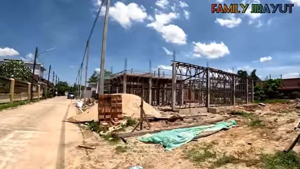 Perbedaan Kontrakan Jirayut di Jakarta dan Rumahnya di Thailand, Sederhana dan Tampak Nyaman