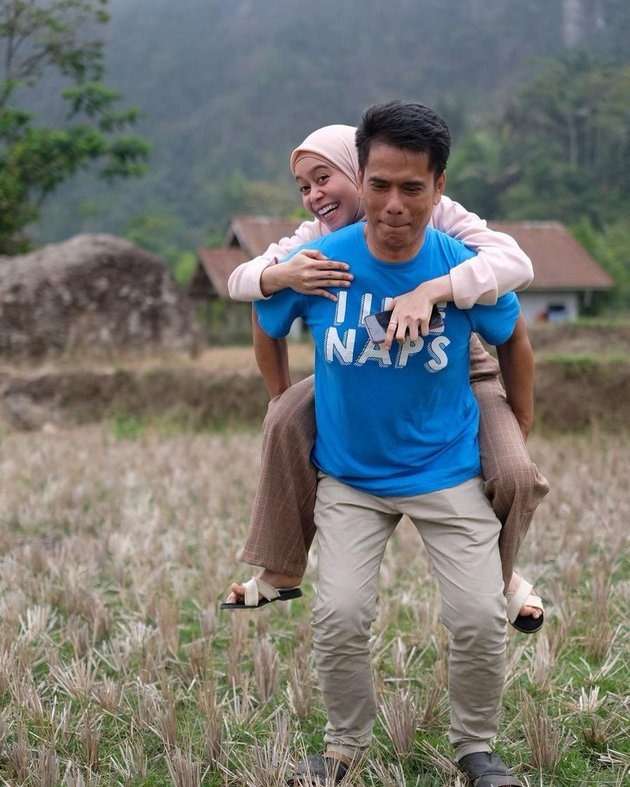 Potret Kesederhanaan Lesti Kejora, Main di Sawah dan Empang saat Pulang Kampung
