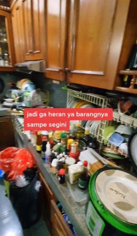 Makeover dapur mama yang semrawut dan berantakan jadi cantik estetik.