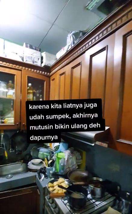 Makeover dapur mama yang semrawut dan berantakan jadi cantik estetik.