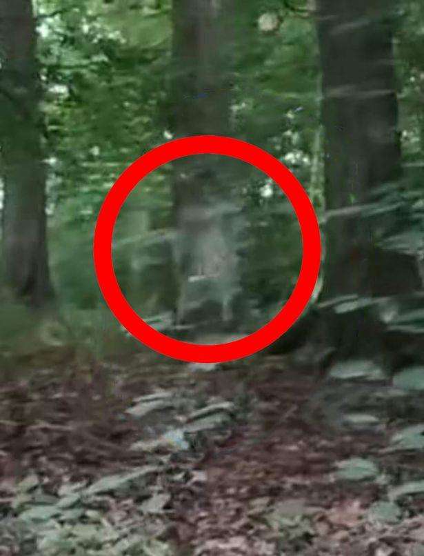 Penampakan hantu di sekitar Tugu Huskar Pit, South Yorkshire, Inggris.