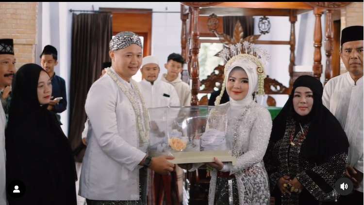 Potret pernikahan Meldi dan Inggil