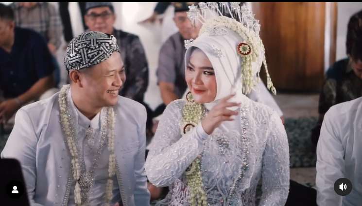 Potret pernikahan Meldi dan Inggil