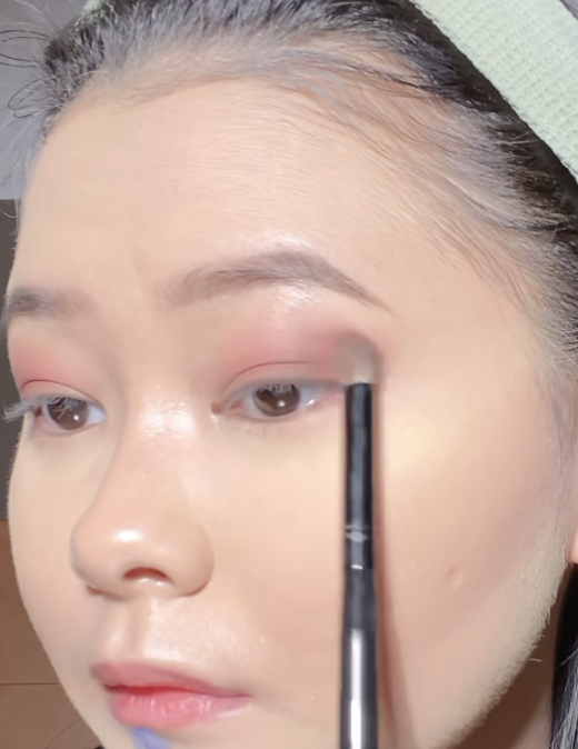 Memakai Eyeshadow