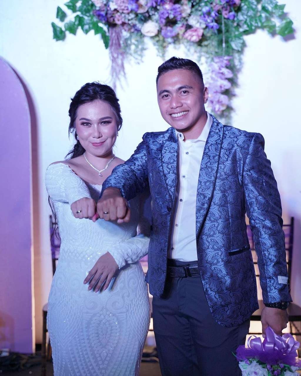 Potret Aprilio Perkasa Manganang dan istri