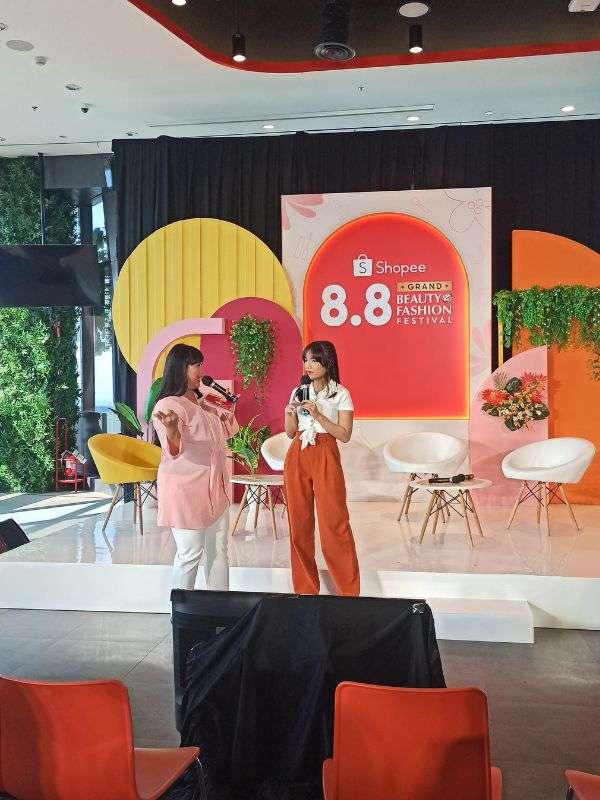Fuji Utami & Lifni Sanders Spill Definisi Cantik Masing-Masing di Shopee 8.8 Grand Beauty & Fashion