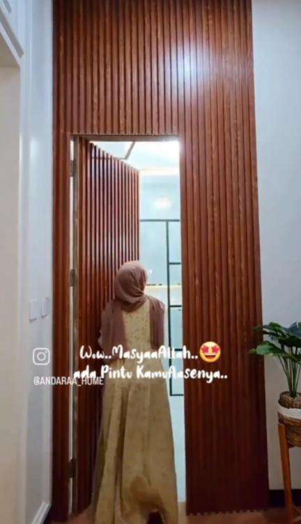 Renovasi kamar mandi jadi cantik elegan bikin betah di dalamnya.