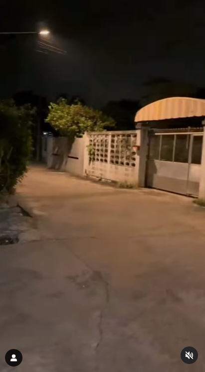 Momen Lampu Jalan Kedap Kedip di Tengah Malam, Suasana Mirip Scene Film Horor