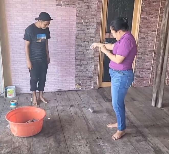 Ikan di teras