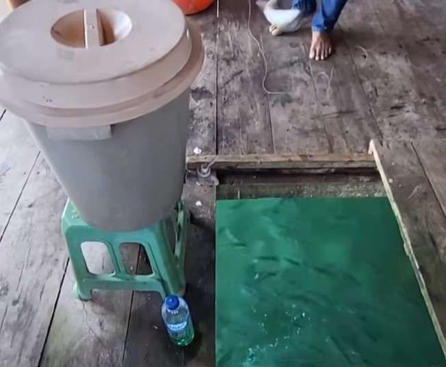 Mancing ikan di teras