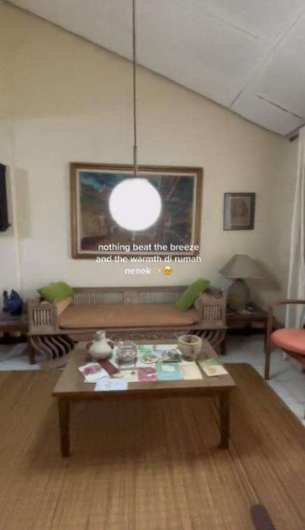 Potret rumah tua dalam gang sempit di Jakarta Selatan