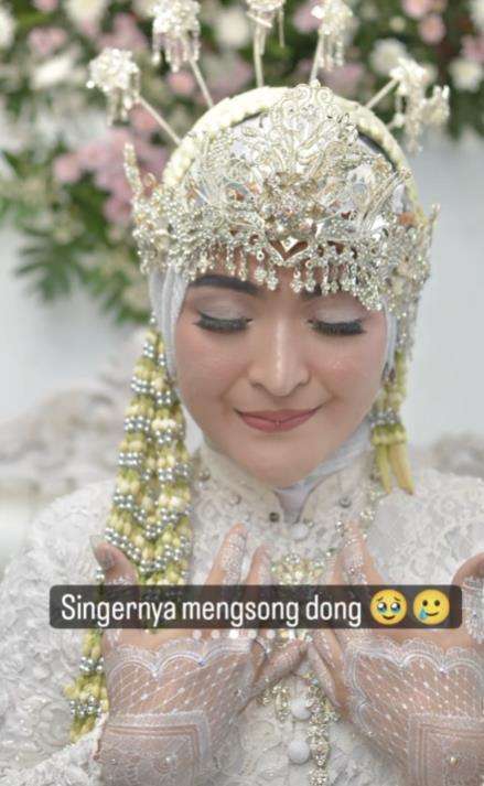 Pengantin wanita kecewa pakai MUA pilihan orangtua.