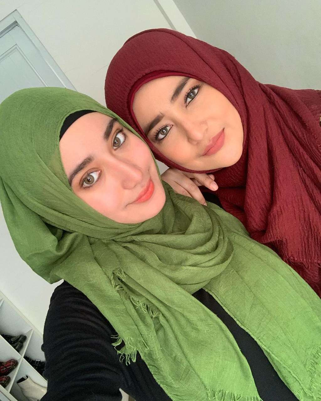 Potret Cindy Fatikasari dan Tengku Syaira Anataya