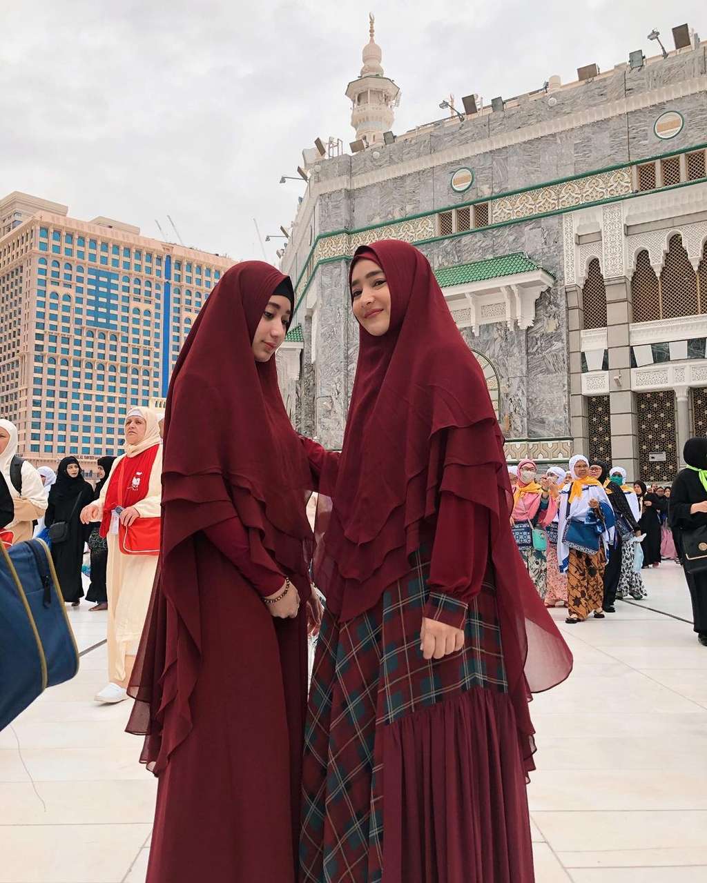Potret Cindy Fatikasari dan Tengku Syaira Anataya