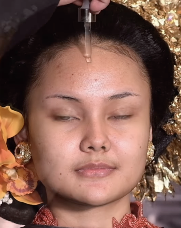 Memakai Serum