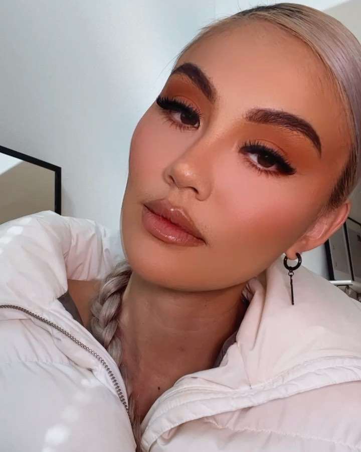 Potret Agnez Mo