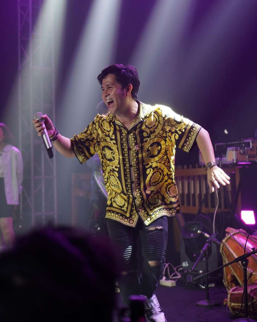 Cakra Khan