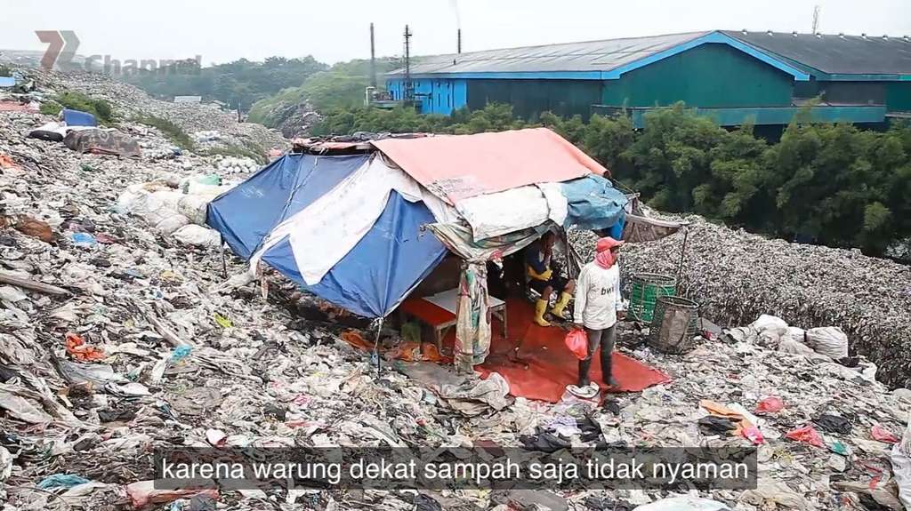 Penampakan Warung di Bantar Gebang, Penuh Lalat di Setiap Sisinya