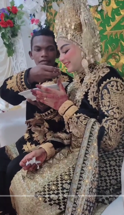 Viral Wanita Aceh Menikah dengan Pria Berkulit Hitam, Suami Ternyata Seorang Ustaz