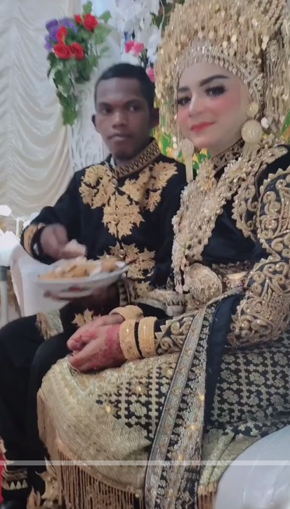 Viral Wanita Aceh Menikah dengan Pria Berkulit Hitam, Suami Ternyata Seorang Ustaz