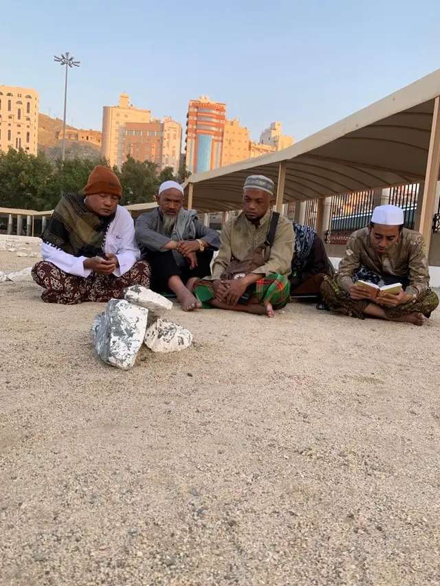 Kisah Hidup Mbah Moen, Ulama yang Jasadnya Masih Utuh Selama Selama 4 Tahun Dikebumikan di Pemakaman Ma’la