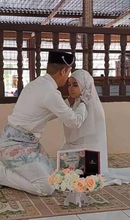 Kisah pengantin wanita cacat terharu dapat suami baik dan perhatian.