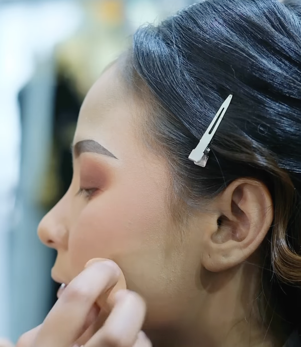 Memakai Concealer